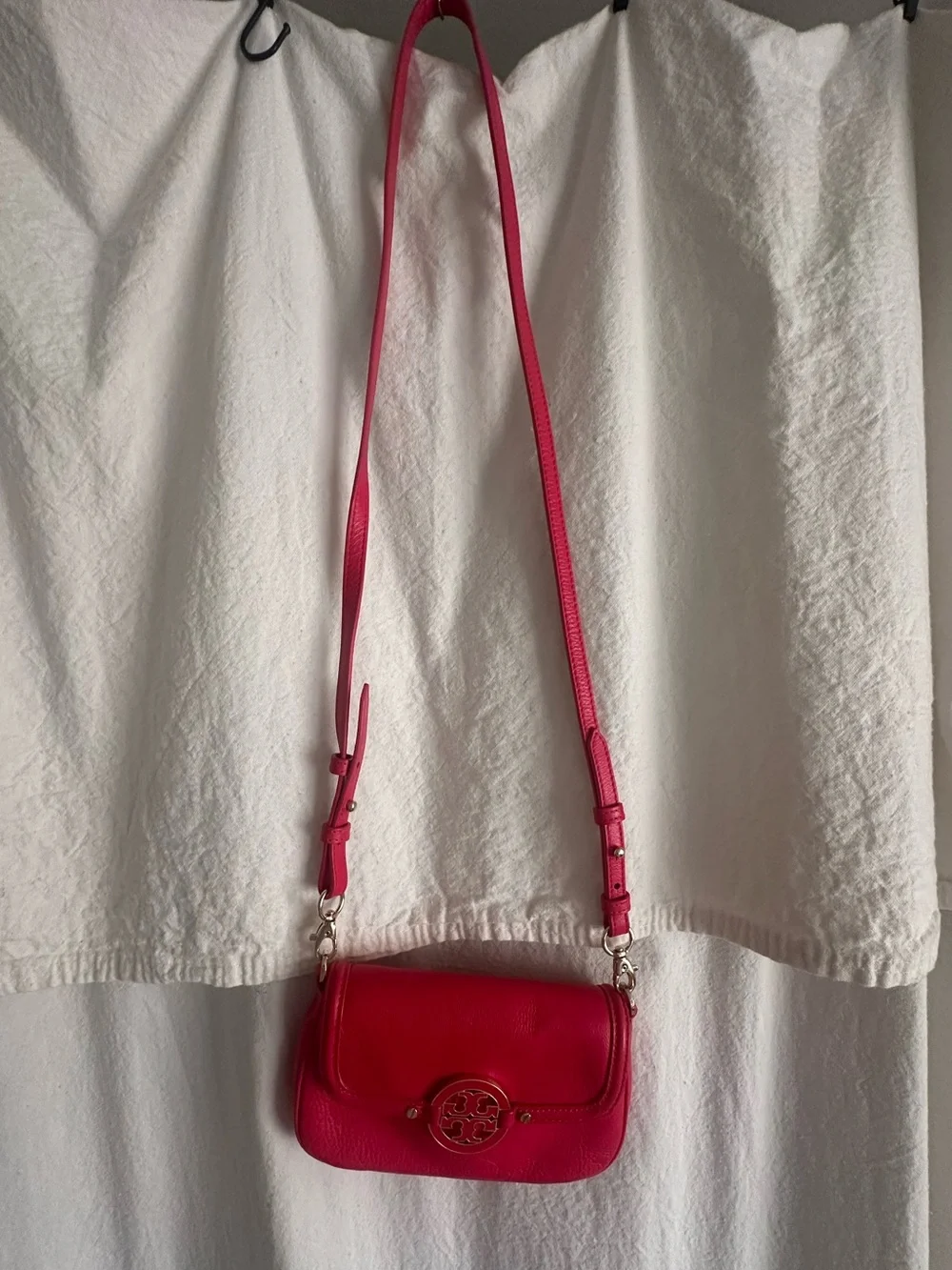 Tory Burch Amanda Mini Leather Crossbody Bag Coral
